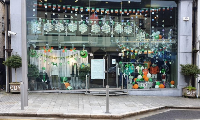 guy-clothing-1st-place-st-patricks-day-window-display-2021-1-1